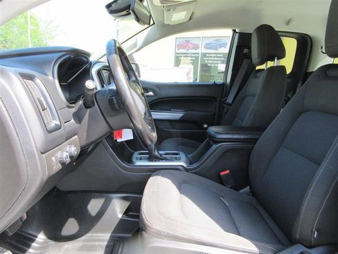 Used 2022 Chevrolet Colorado LT w/ Fleet Safety Package image 21