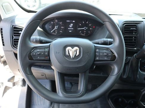 Used 2025 RAM ProMaster 2500 w/ Convenience Group FWD image 13