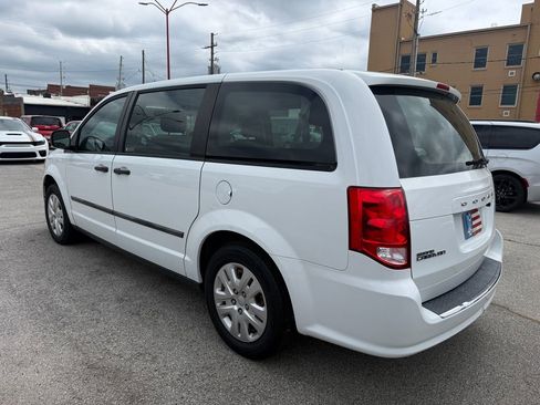 Used 2016 Dodge Grand Caravan American Value Package w/ UConnect Hands-Free Group FWD image 13