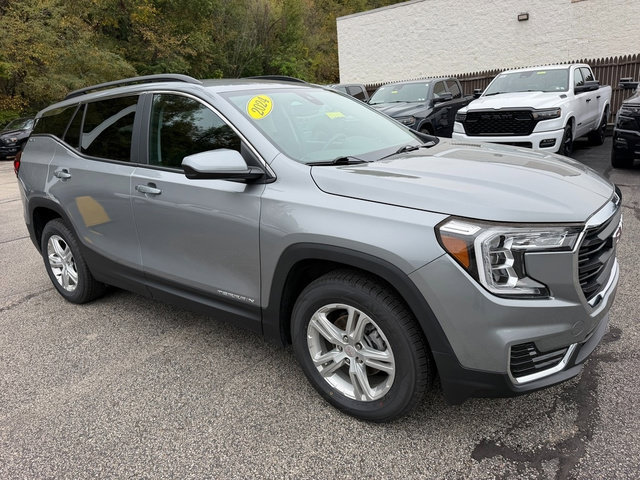 Used 2024 GMC Terrain SLE w/ Driver Convenience Package AWD/4WD image 10