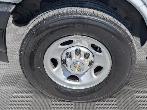 Used 2025 Chevrolet Express 3500 LS RWD image 10