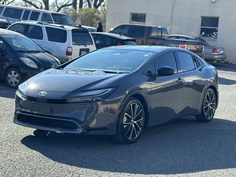 Used 2024 Toyota Prius XLE image 2