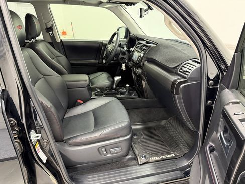 Used 2018 Toyota 4Runner TRD Off-Road Premium image 26