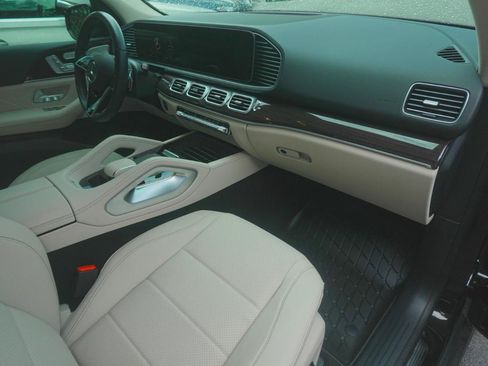 Used 2025 Mercedes-Benz GLE 450e 4MATIC image 19