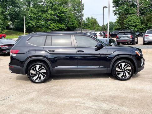 Used 2024 Volkswagen Atlas SE image 4