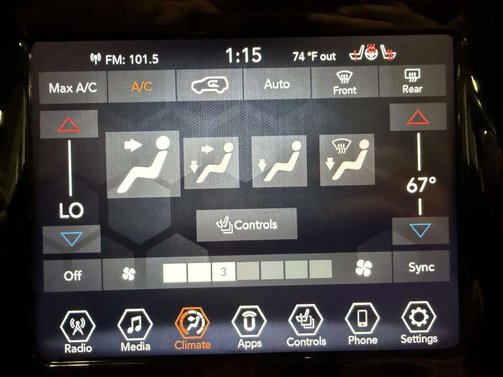 Used 2021 Jeep Compass Limited w/ Sun and Sound Group AWD/4WD image 35