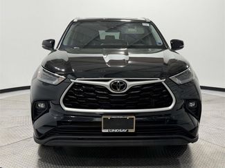 Used 2023 Toyota Highlander XLE video 2