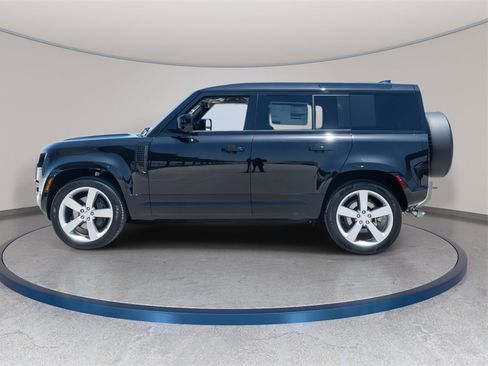 New 2025 Land Rover Defender 110 X-Dynamic SE image 2