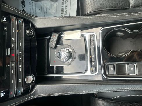 Used 2017 Jaguar F-PACE R-Sport image 43