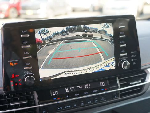 Used 2022 Toyota Sienna XSE w/ XSE Plus Package AWD/4WD image 25