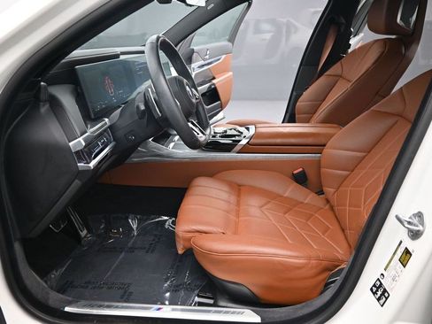 Used 2024 BMW 740i xDrive AWD/4WD image 14