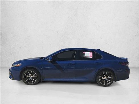 Used 2024 Toyota Camry SE w/ Convenience Package image 8