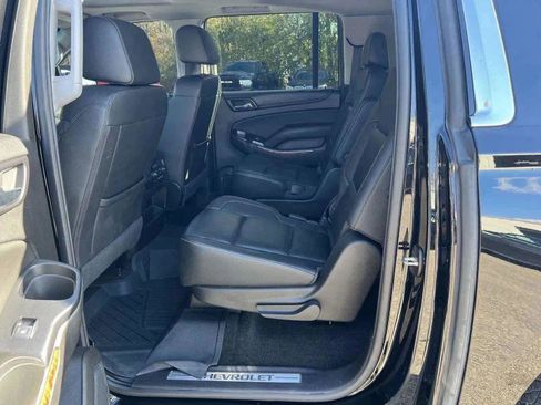 Used 2018 Chevrolet Suburban Premier image 19