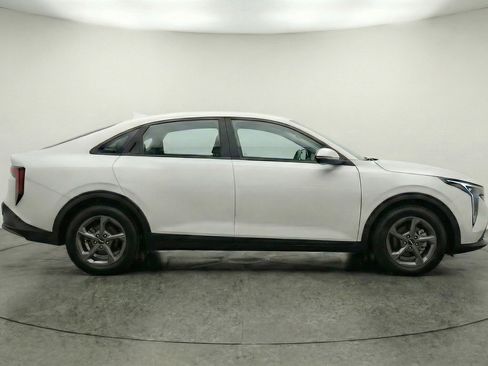 Used 2025 Kia K4 FWD image 11