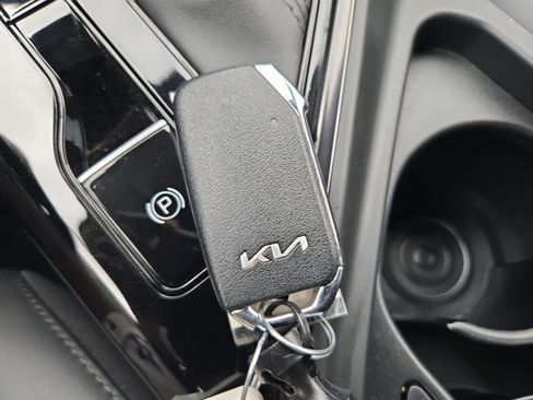 Certified 2023 Kia Niro EX Touring FWD image 35