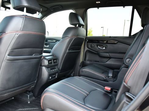 Used 2024 Honda Pilot TrailSport image 21