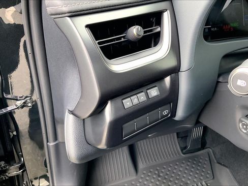 New 2026 Lexus UX 300h AWD image 19