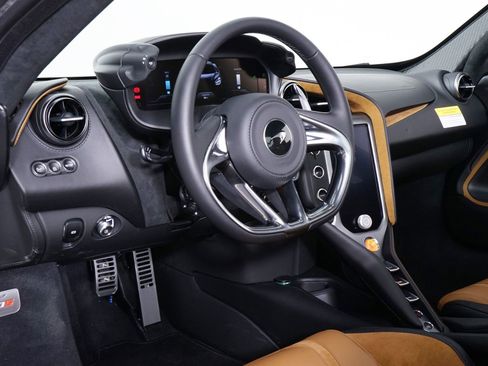 New 2026 McLaren 750S image 5