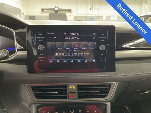 New 2025 Volkswagen Taos SE AWD/4WD image 19