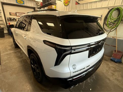 Used 2024 Chevrolet Traverse RS image 4