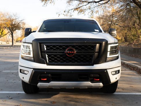 Used 2023 Nissan Titan PRO-4X w/ Pro-4x Convenience Package image 3