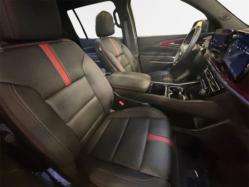 Certified 2025 Chevrolet Traverse RS w/ LPO, Floor Liner Package image 26