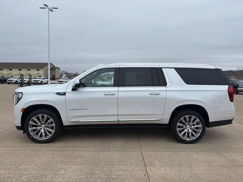 Used 2022 GMC Yukon XL Denali image 6