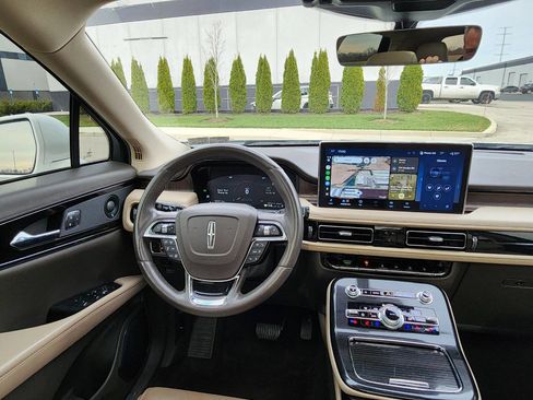 Used 2021 Lincoln Nautilus Reserve w/ Equipment Group 201A image 19