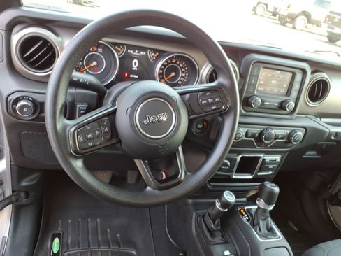 Used 2019 Jeep Wrangler Sport AWD/4WD image 16
