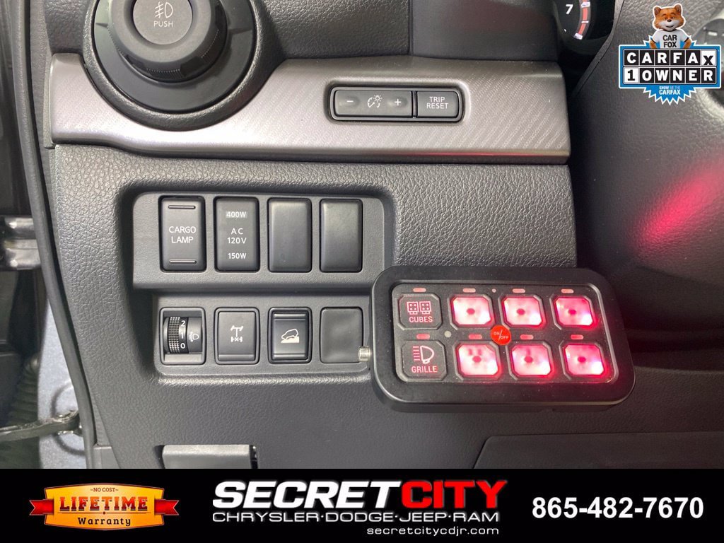 Used 2023 Nissan Titan PRO-4X w/ Pro-4x Convenience Package AWD/4WD image 13
