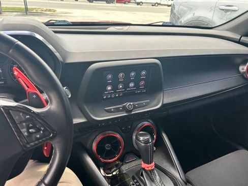 Used 2022 Chevrolet Camaro LT RWD image 8