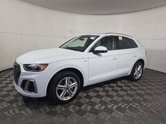 Used 2023 Audi Q5 e Premium Plus w/ Premium Plus Package AWD/4WD image 1