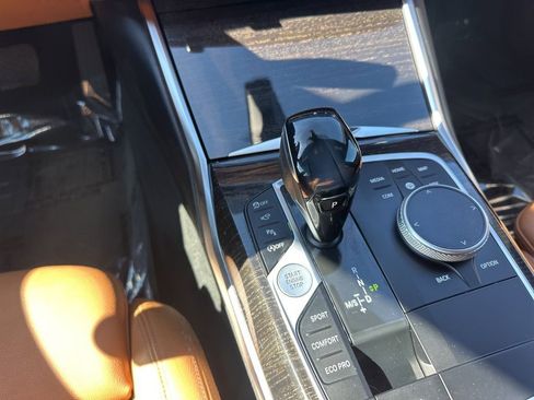 Used 2021 BMW 330i Sedan w/ Premium Package image 19