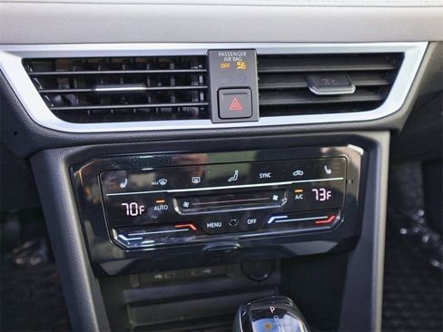 New 2026 Volkswagen Taos SE image 20