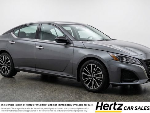 Used 2025 Nissan Altima 2.5 SV FWD image 1