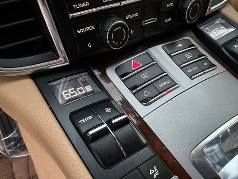 Used 2011 Porsche Panamera S image 31