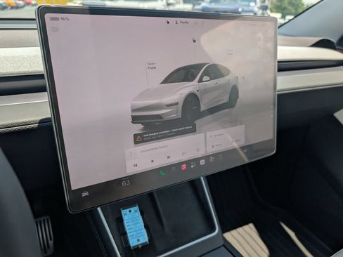 Used 2026 Tesla Model Y Long Range AWD/4WD image 18