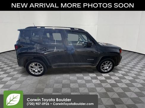 Used 2020 Jeep Renegade Latitude w/ Popular Equipment Group AWD/4WD image 9