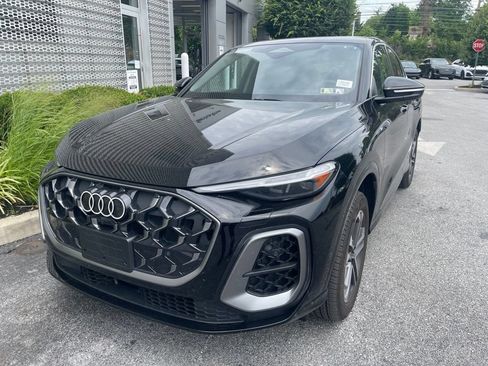 Used 2025 Audi Q5 Premium Plus w/ Premium Plus AWD/4WD image 1