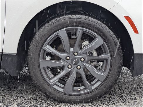 Used 2024 Chevrolet Equinox RS FWD image 12
