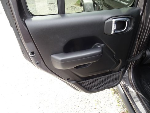 Used 2021 Jeep Wrangler Unlimited Rubicon image 20