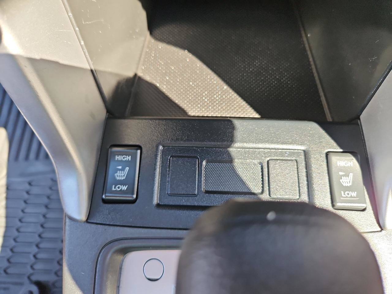 Used 2014 Subaru Forester 2.5i Premium w/ All-Weather Package AWD/4WD image 35