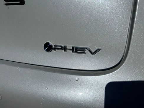 Used 2026 Toyota Prius Plug-In Hybrid FWD image 8