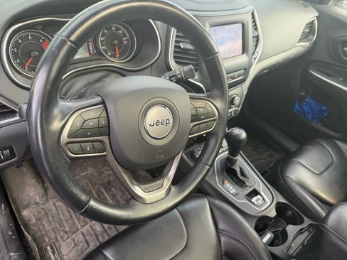 Used 2021 Jeep Cherokee Latitude Plus w/ Sun & Sound Group image 7