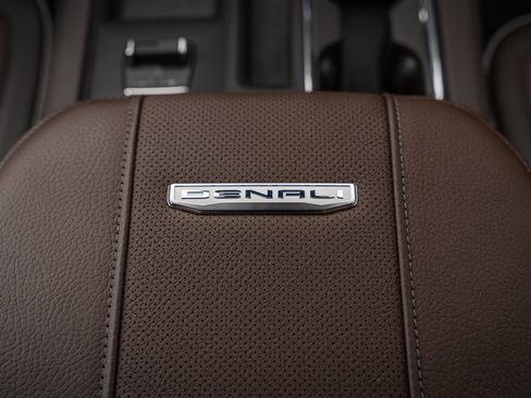 Used 2025 GMC Sierra 3500 Denali w/ Denali Reserve Package image 52