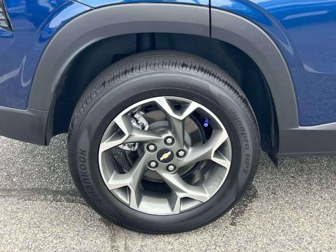Used 2024 Chevrolet Trax LT w/ Driver Confidence Package FWD image 12