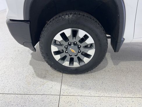 Used 2024 Chevrolet Silverado 2500 Custom w/ Custom Value Package image 28