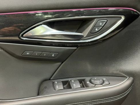 Used 2025 Buick Envision Preferred image 12