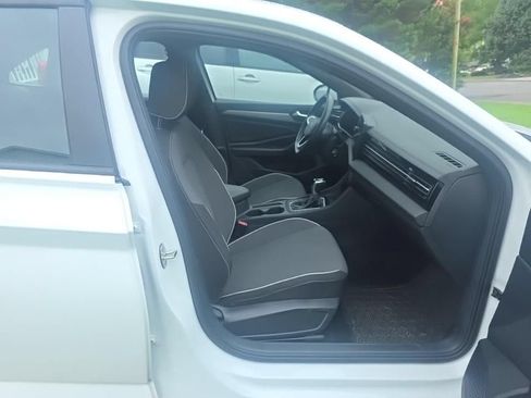 Used 2026 Volkswagen Jetta SE FWD image 5