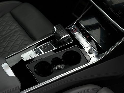 Used 2021 Audi S6 Premium Plus w/ S6 Executive Package AWD/4WD image 35